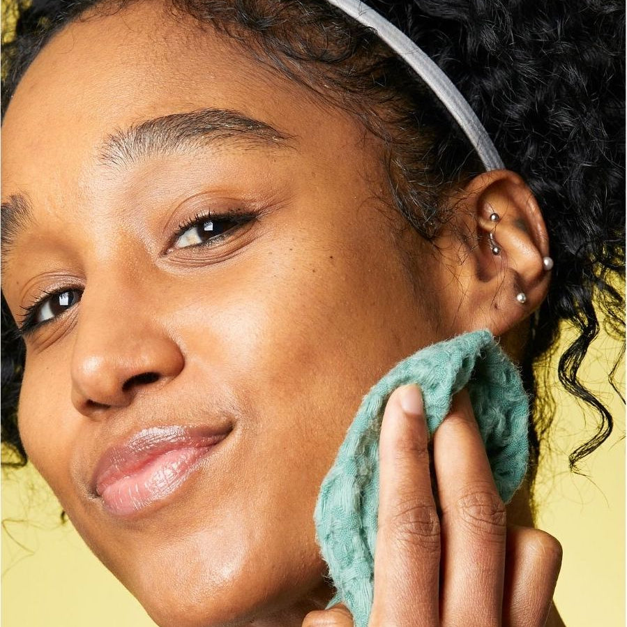 Say Bye to Dry Skin: 2 Easy Tips For Ultimate Hydration